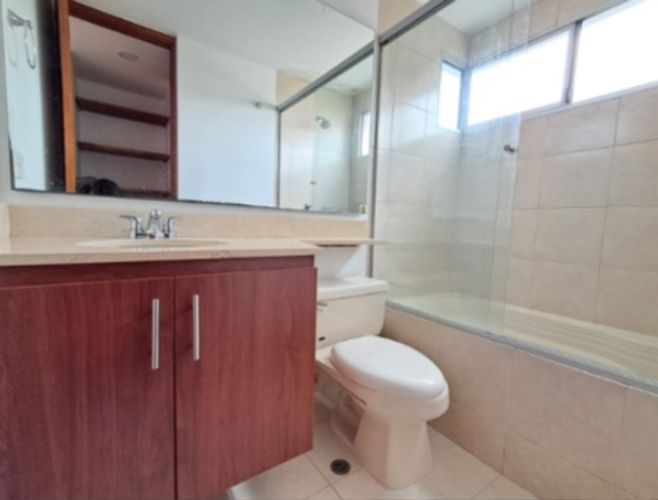 Apartamento de 3 alcobas en arriendo en Los Balsos, Medellín, 130 m² · foto 19 de 24