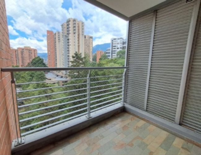 Apartamento de 3 alcobas en arriendo en Los Balsos, Medellín, 130 m² · foto 20 de 24