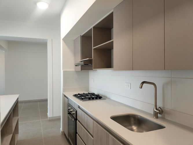 Apartamento de 3 alcobas en arriendo en El Poblado, Medellín, 116 m² · foto 3 de 19