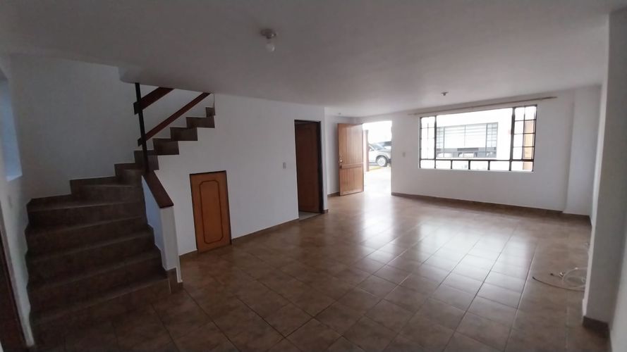 Casa de 3 alcobas en venta en Centro, Sopó, 123 m² · foto 2 de 10