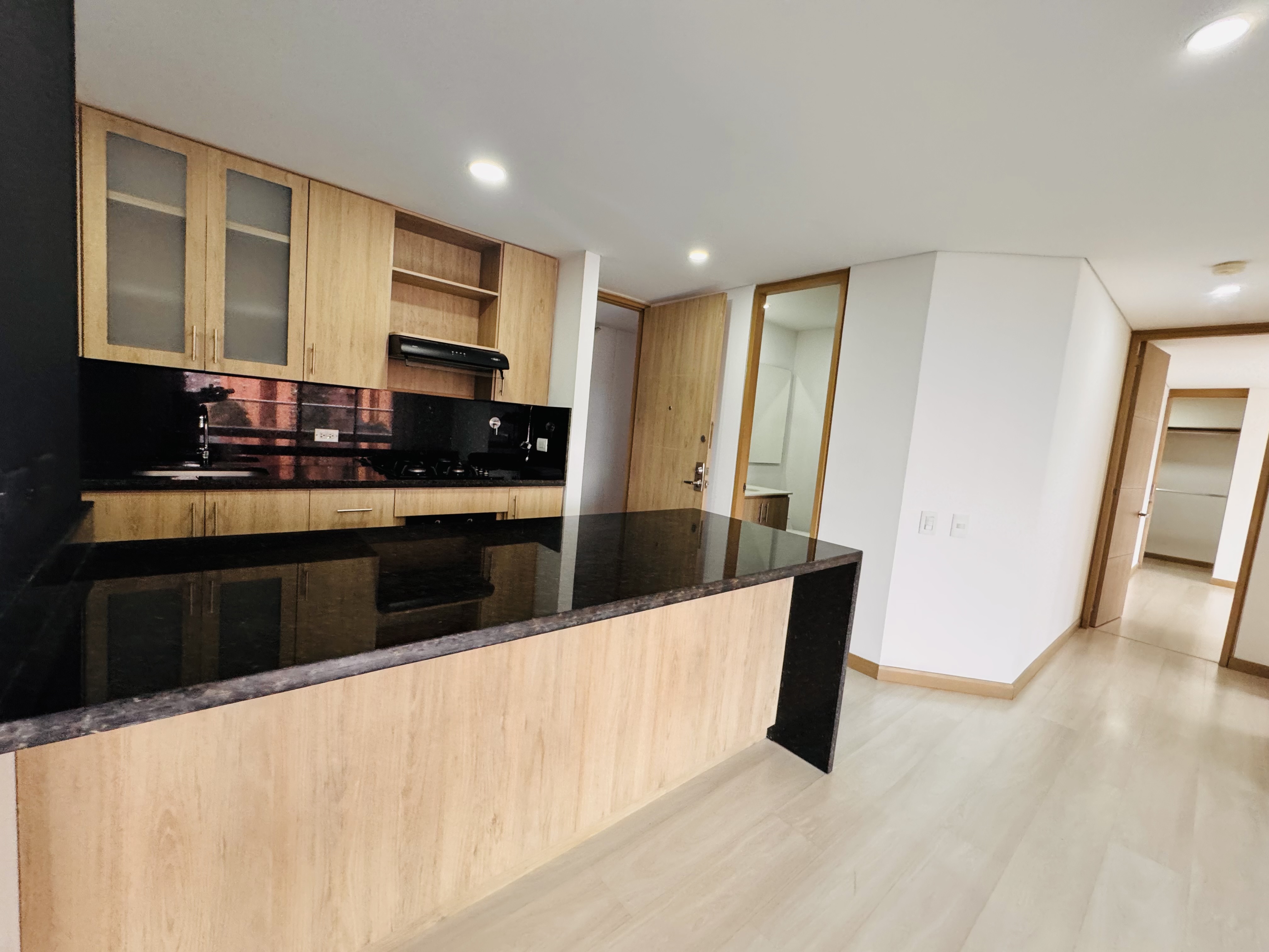Apartamento en venta en Loma Del Esmeraldal, Envigado · foto 4 de 24