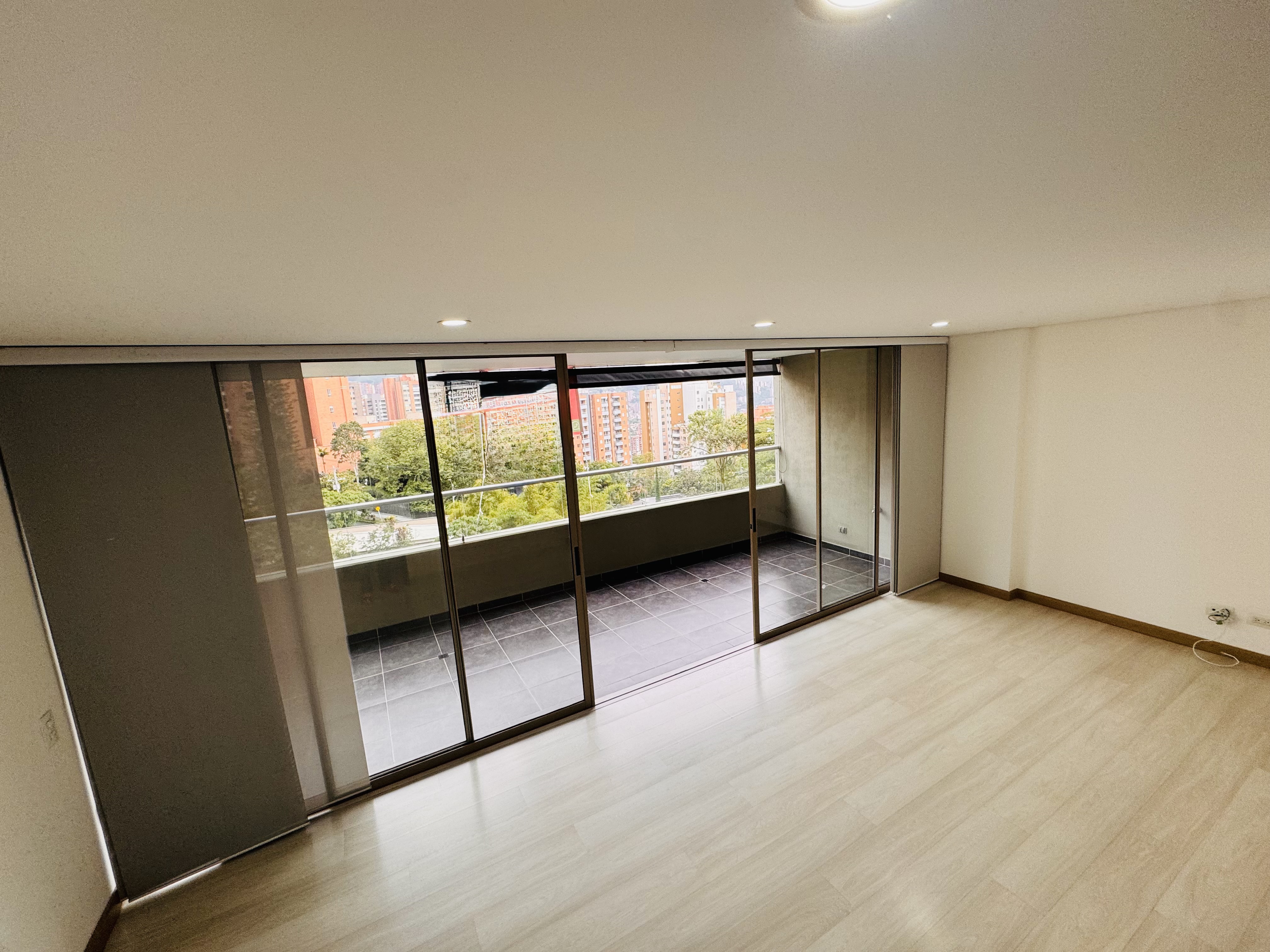 Apartamento en venta en Loma Del Esmeraldal, Envigado · foto 11 de 24