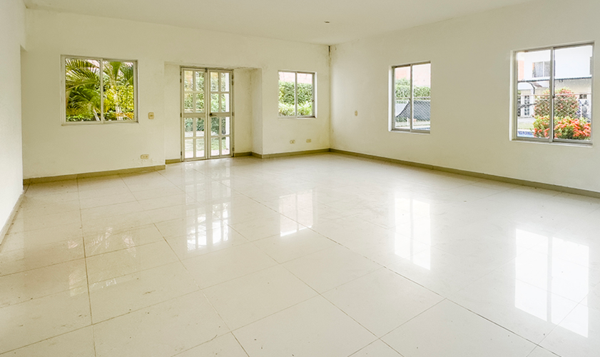Casa de 3 alcobas en venta en Ricaurte, 124 m² · foto 2 de 3