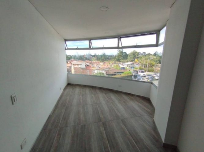 Local en arriendo en El Porvenir, Rionegro, 72 m² · foto 2 de 14