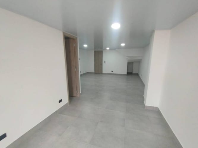 Oficina en arriendo en Llano Grande, Rionegro, 45 m² · foto 2 de 8