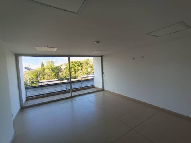 Oficina en arriendo en Cabañas, Bello, 41 m² · foto 2 de 4