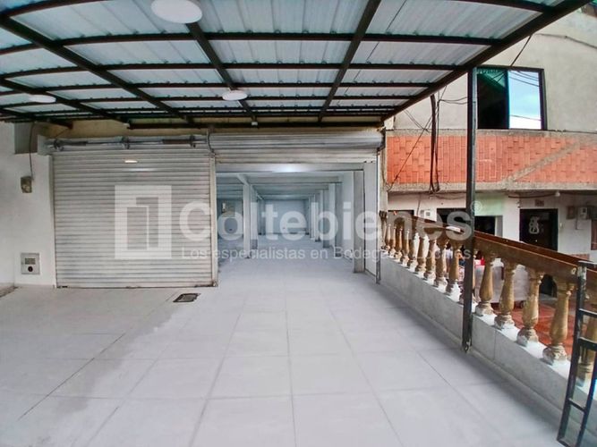 Local en arriendo en Sevilla, Medellín, 147 m² · foto 2 de 12