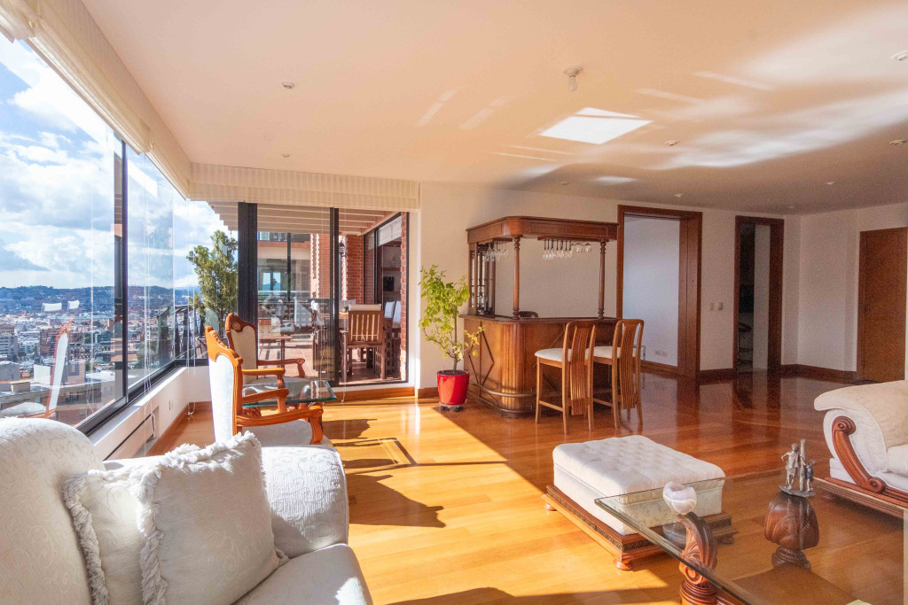 Apartamento en venta en Santa Barbara Alta, Bogotá · foto 2 de 24