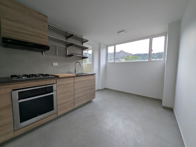 Apartamento de 2 alcobas en venta en Escuela De Caballeria, Bogotá, 105 m² · foto 2 de 22