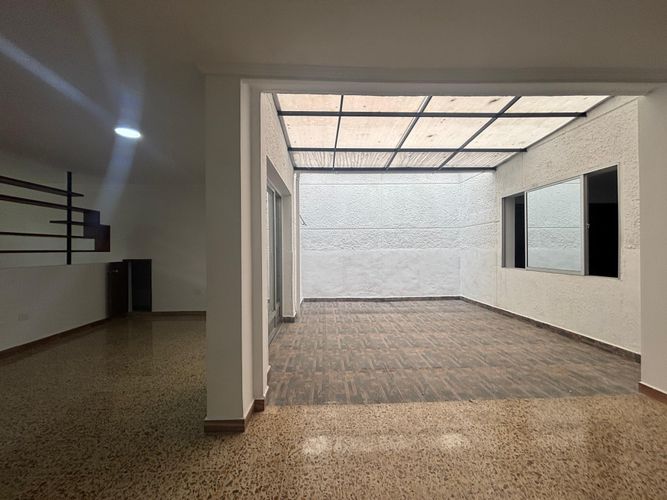 Casa de 4 alcobas en venta en Belén, Medellín, 220 m² · foto 11 de 14