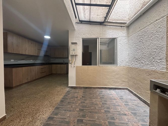 Casa de 4 alcobas en venta en Belén, Medellín, 220 m² · foto 13 de 14