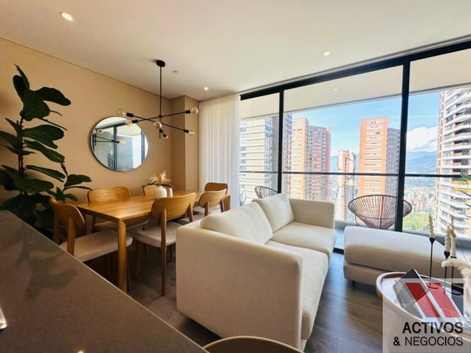 Apartamento en venta en El Poblado, Medellín · foto 2 de 10