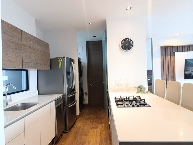 Apartamento de 2 alcobas en arriendo en El Poblado, Medellín, 130 m² · foto 10 de 20