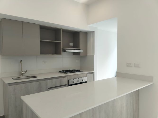 Apartamento de 3 alcobas en arriendo en El Poblado, Medellín, 100 m² · foto 6 de 18