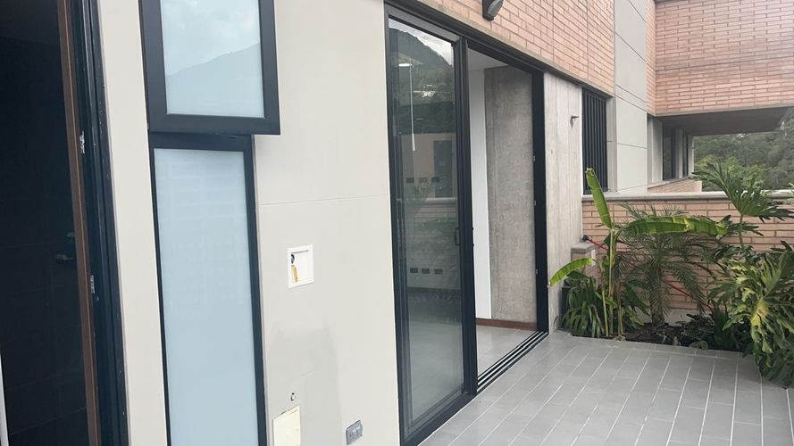 Apartamento de 2 alcobas en arriendo en San Lucas, Medellín, 97 m² · foto 2 de 9