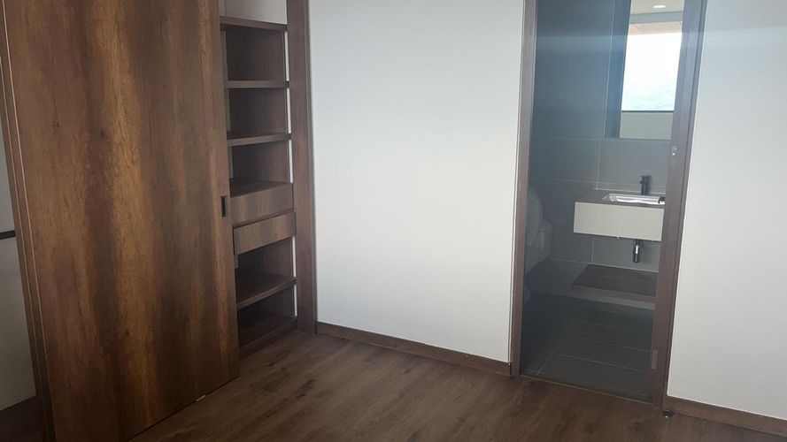 Apartamento de 2 alcobas en arriendo en San Lucas, Medellín, 97 m² · foto 8 de 9