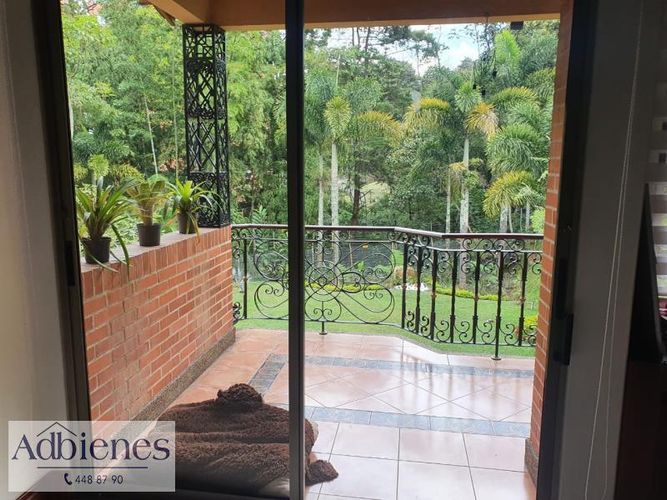 Casa de 3 alcobas en venta en Los Balsos, Medellín, 350 m² · foto 8 de 19