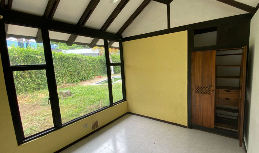 Casa de 3 alcobas en venta en Las Varas, Ricaurte, 90 m² · foto 2 de 5