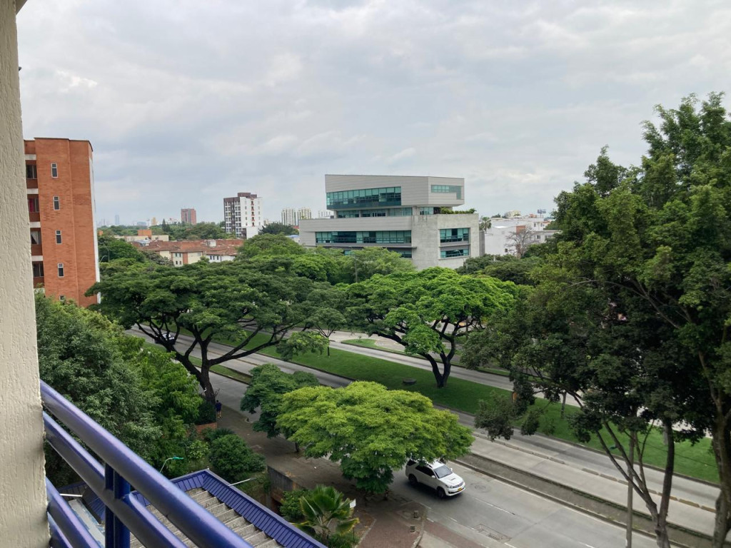 Apartamento en venta en El Refugio, Cali · foto 5 de 18