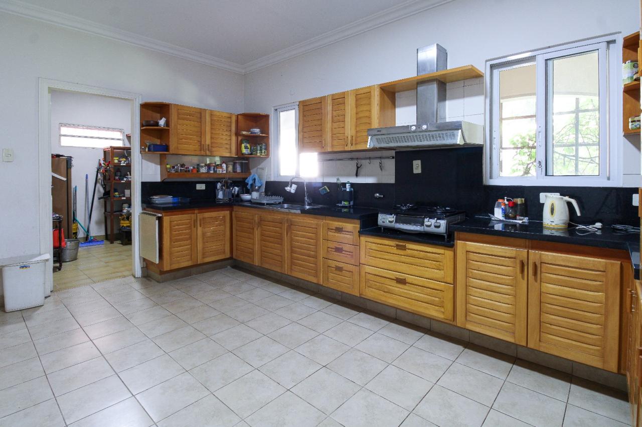 Vendo residencia en barrio Mariscal Estigarribia — foto 3