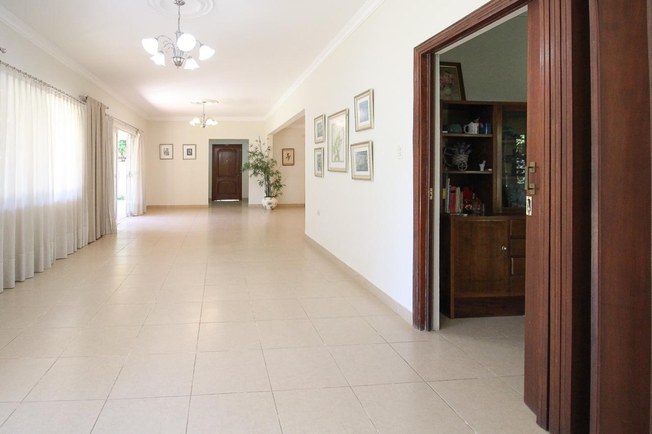 Vendo residencia en barrio Mariscal Estigarribia — foto 2