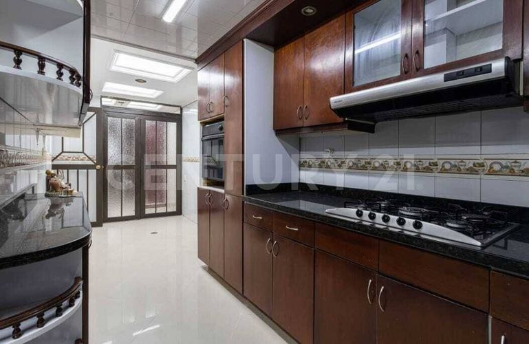 Casa de 3 alcobas en venta en Santa Paula, Bogotá, 270 m² · foto 7 de 18