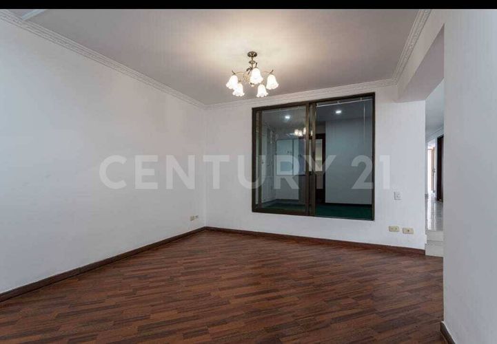 Casa de 3 alcobas en venta en Santa Paula, Bogotá, 270 m² · foto 10 de 18