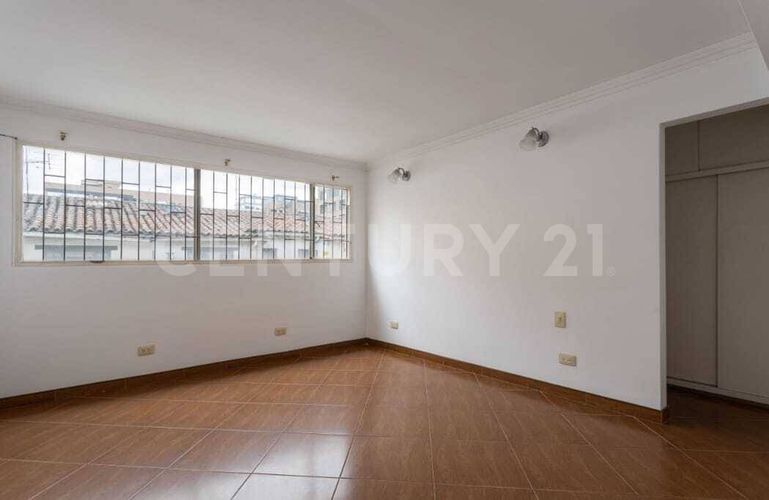 Casa de 3 alcobas en venta en Santa Paula, Bogotá, 270 m² · foto 13 de 18