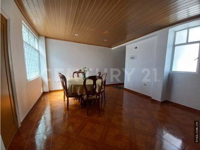 Apartamento de 4 alcobas en venta en La Gaitana Oriental, Bogotá, 274 m² · foto 4 de 16