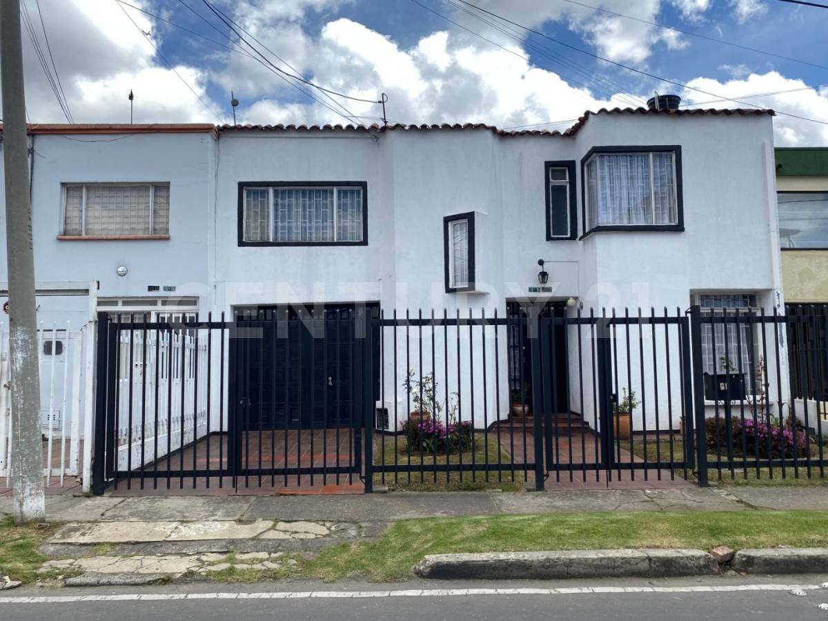 Casa en venta en San Nicolas, Bogotá · foto 3 de 19