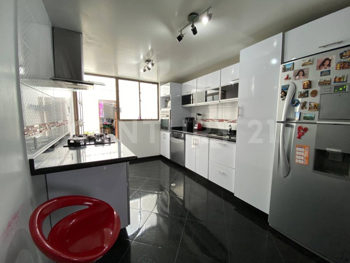 Casa en venta en San Nicolas, Bogotá · foto 7 de 19