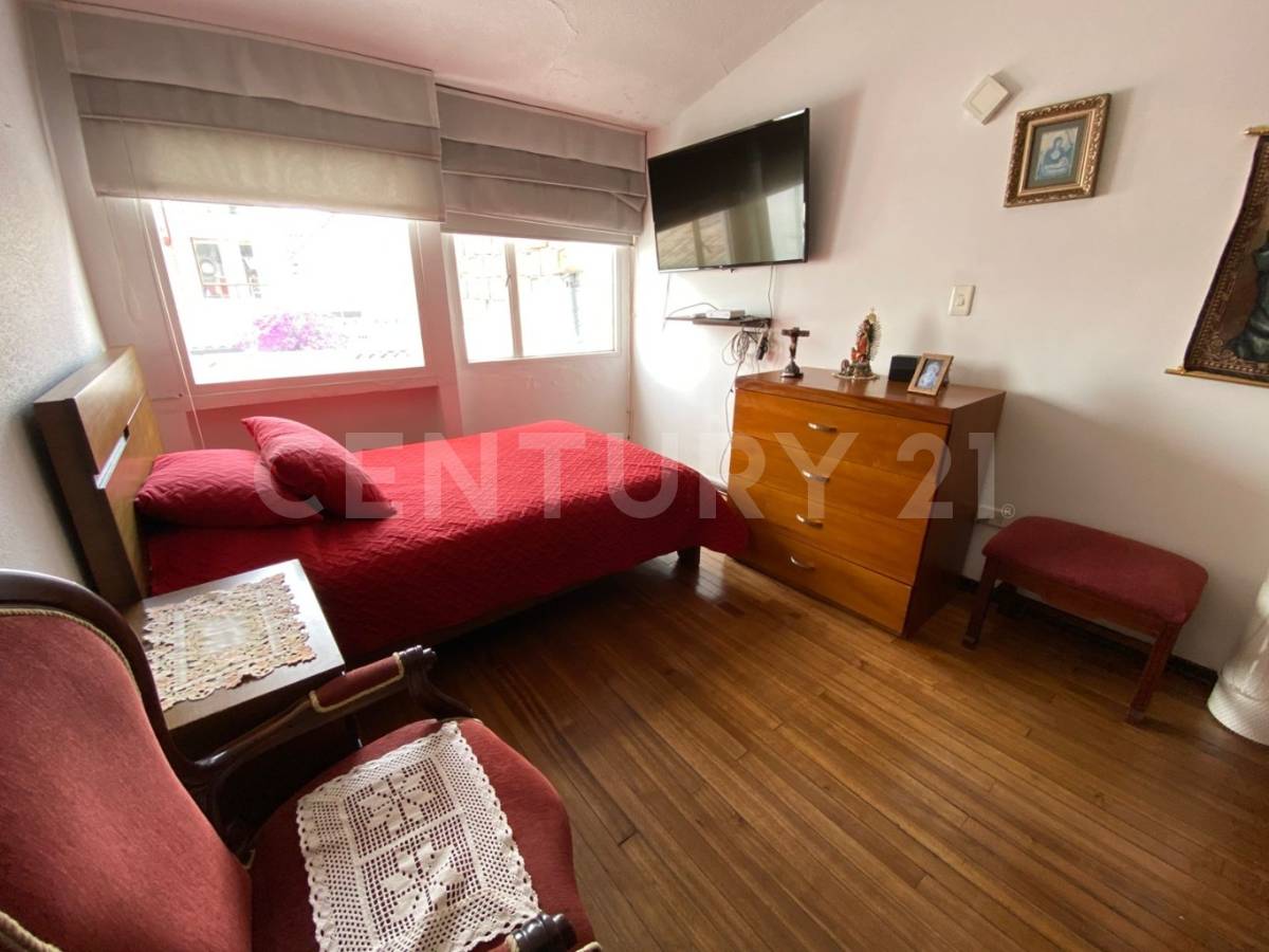Casa en venta en San Nicolas, Bogotá · foto 14 de 19