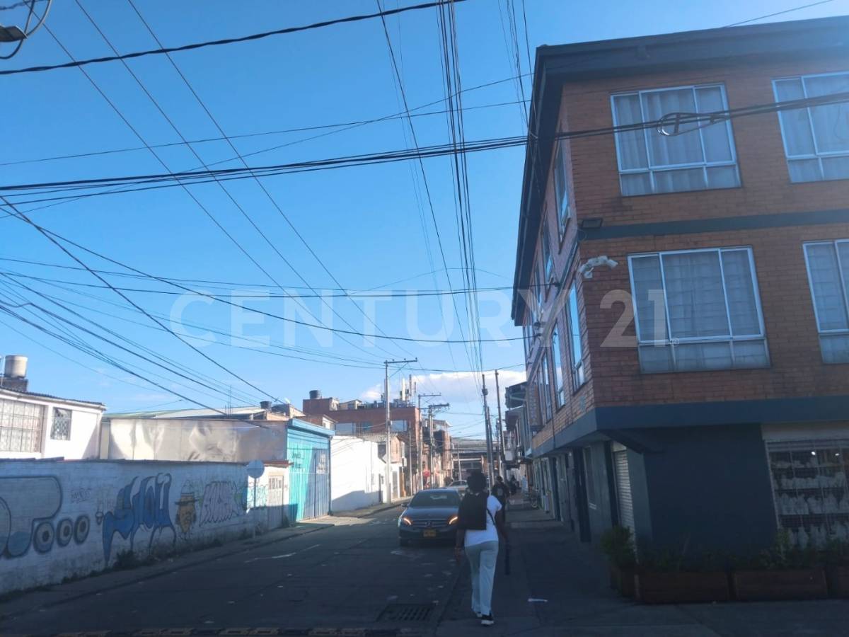 Casa en venta en Toberin, Bogotá · foto 2 de 7