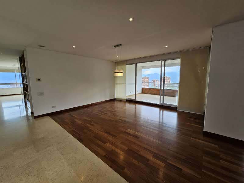 Apartamento en arriendo en El Tesoro, Medellín · foto 2 de 24