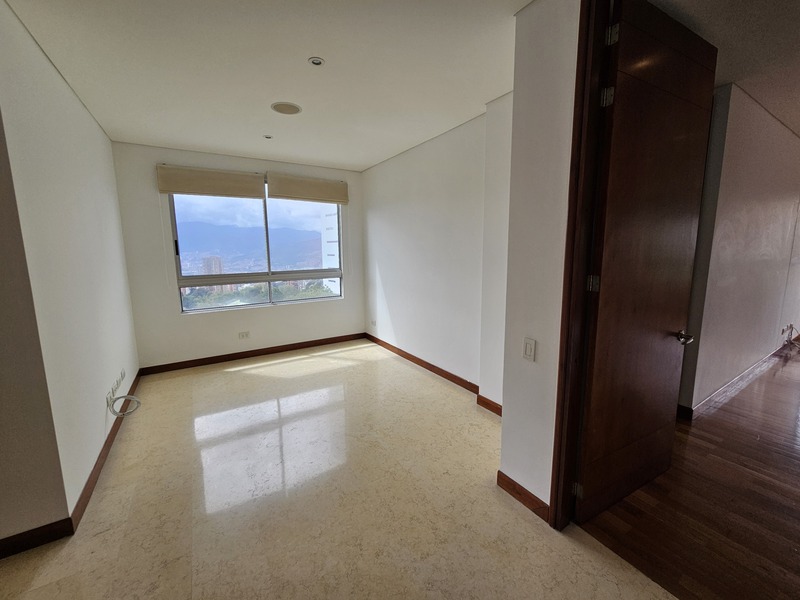 Apartamento en arriendo en El Tesoro, Medellín · foto 4 de 24
