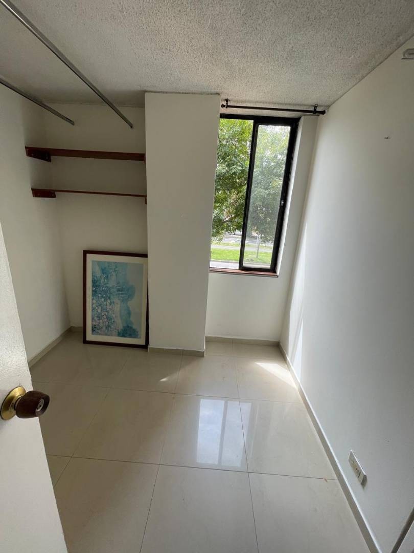 Apartamento en venta en Las Villas, Bogotá · foto 4 de 16