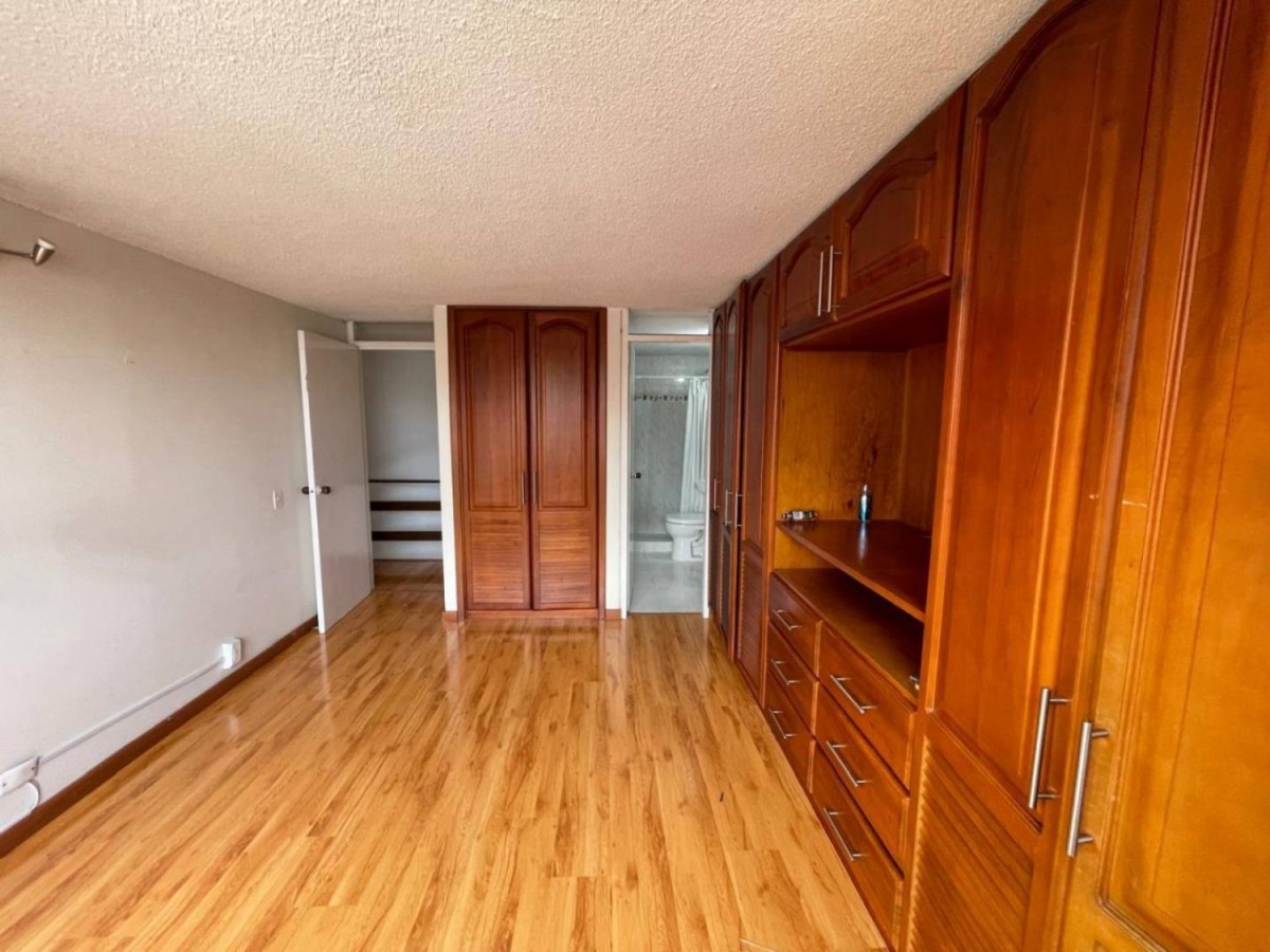 Apartamento en venta en Las Villas, Bogotá · foto 9 de 16