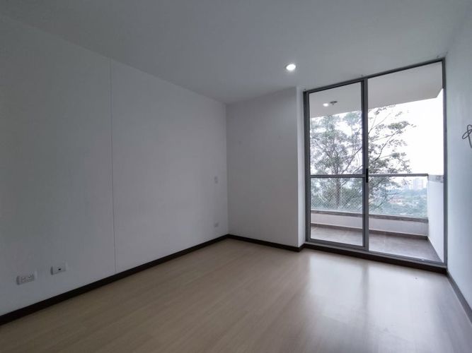 Apartamento de 3 alcobas en arriendo en Loma Del Esmeraldal, Envigado, 100 m² · foto 9 de 15