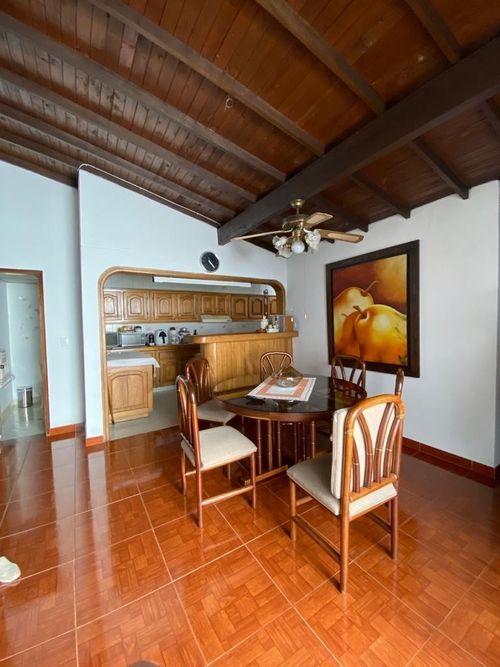 Casa de 4 alcobas en venta en Santa Teresita, Medellín, 173 m² · foto 8 de 21