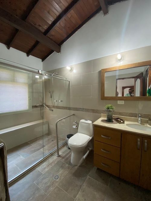 Casa de 4 alcobas en venta en Santa Teresita, Medellín, 173 m² · foto 14 de 21