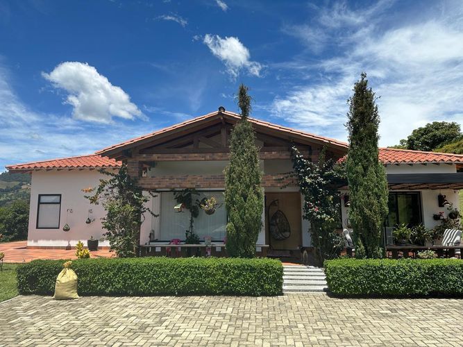 Casa de 4 alcobas en venta en La Ceja, 420 m² · foto 7 de 18