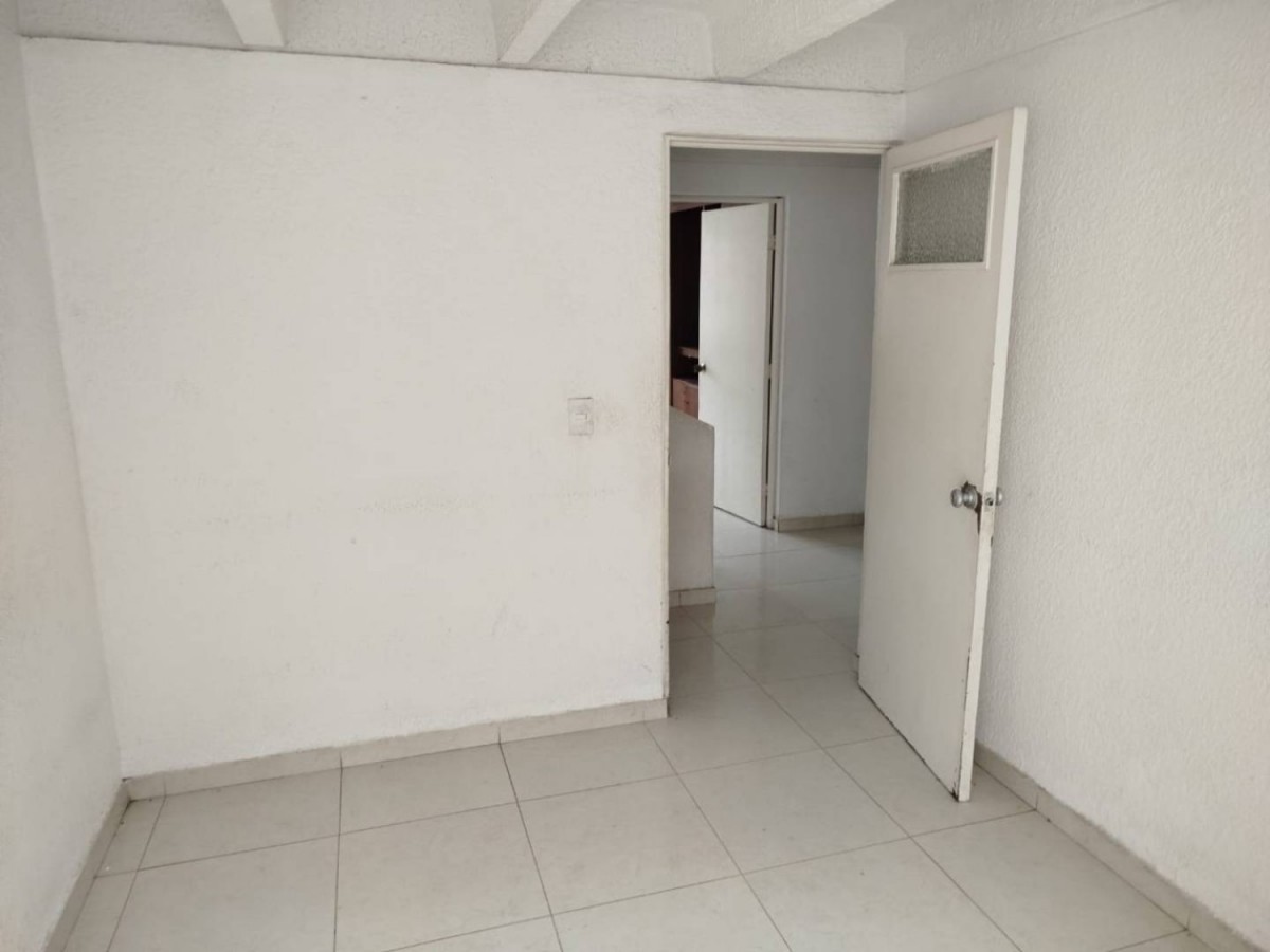 Casa en venta en Villas De Granada, Bogotá · foto 4 de 16