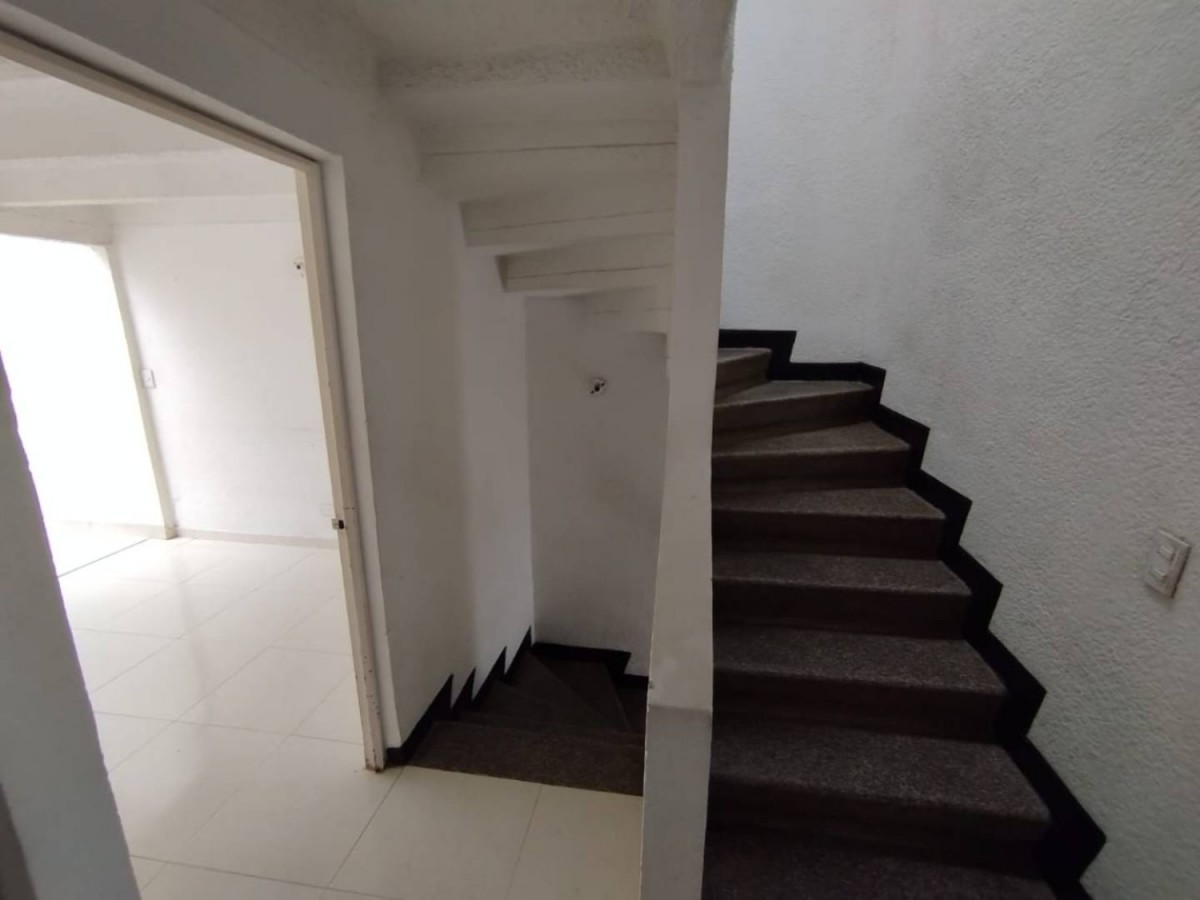 Casa en venta en Villas De Granada, Bogotá · foto 7 de 16
