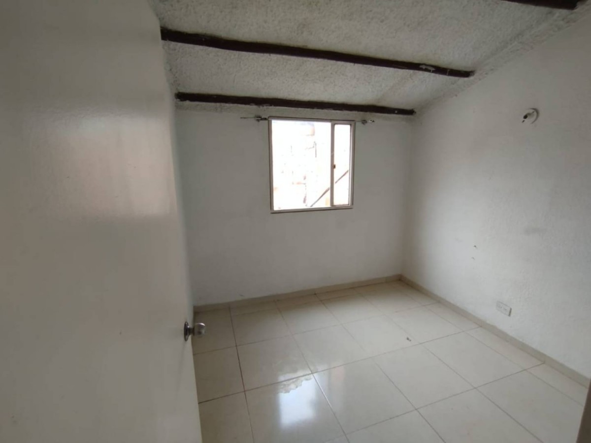 Casa en venta en Villas De Granada, Bogotá · foto 8 de 16