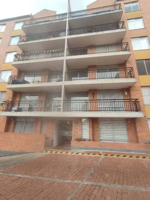 Apartamento de 3 alcobas en venta en Ub. Ciudadela Colsubsidio, Bogotá, 95 m² · foto 3 de 24