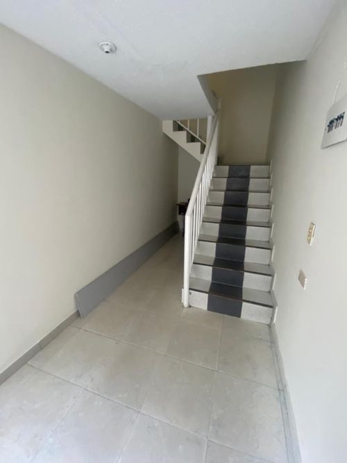 Casa de 8 alcobas en venta en La Perla, Bogotá, 216 m² · foto 5 de 24
