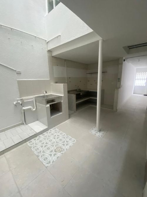 Casa de 8 alcobas en venta en La Perla, Bogotá, 216 m² · foto 6 de 24