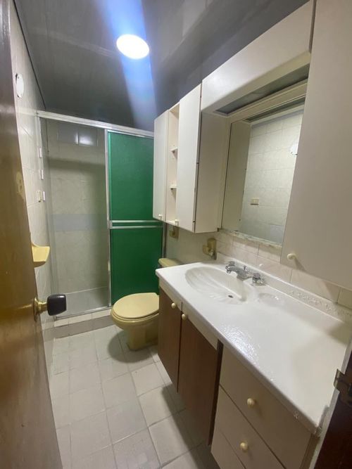 Casa de 8 alcobas en venta en La Perla, Bogotá, 216 m² · foto 10 de 24