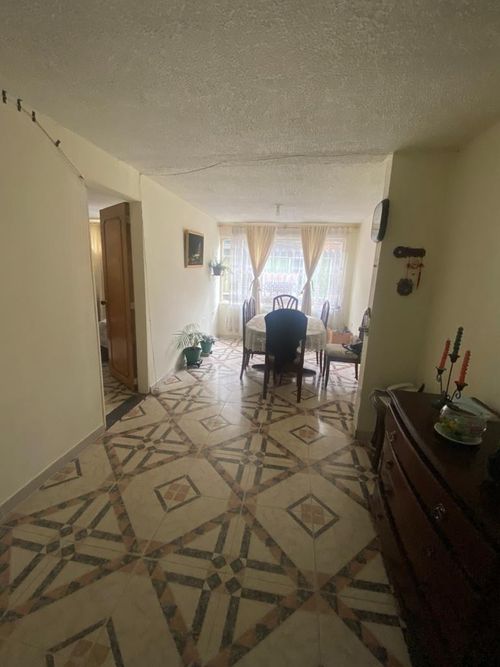 Casa de 8 alcobas en venta en La Perla, Bogotá, 216 m² · foto 13 de 24