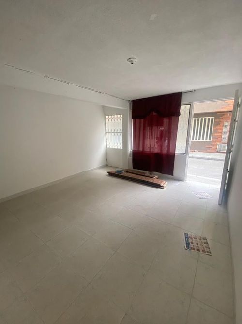 Casa de 8 alcobas en venta en La Perla, Bogotá, 216 m² · foto 14 de 24